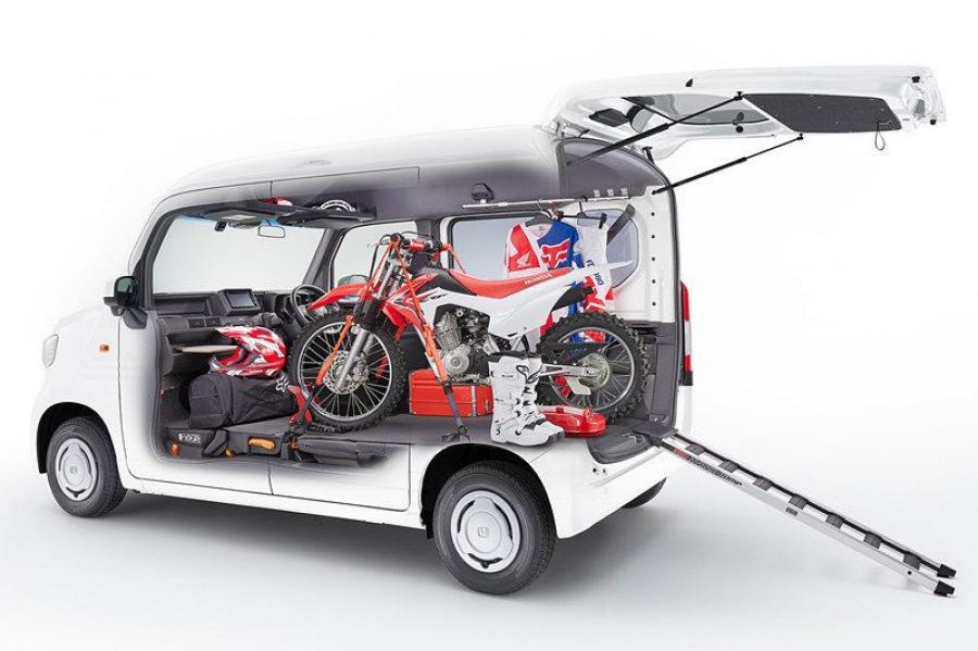 Интерьер Honda N-Van by Mugen 2018 года  (фото 36 из 45)